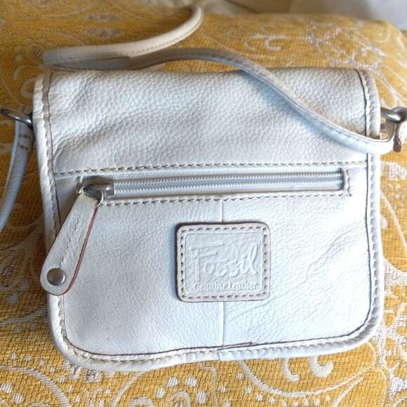 Vintage Fossil Tiny White Genuine Leather Camera Style Crossbody Bag - Picture 6 of 15